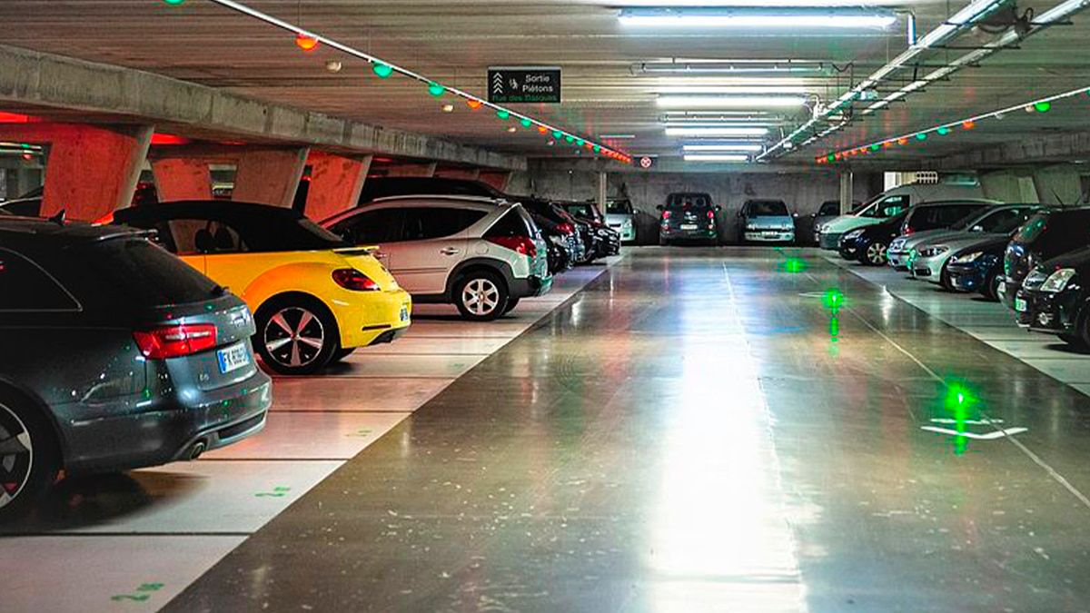 Arnaque inquiétante sur les parkings : les seniors dans le viseur, des pertes financières énormes signalées