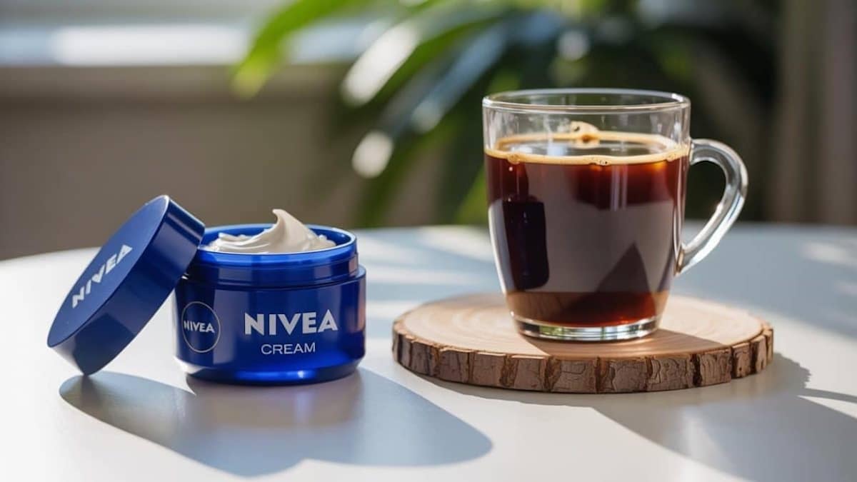 Crème Nivea et café : l’astuce maison qui efface les rides et hydrate la peau en quelques minutes