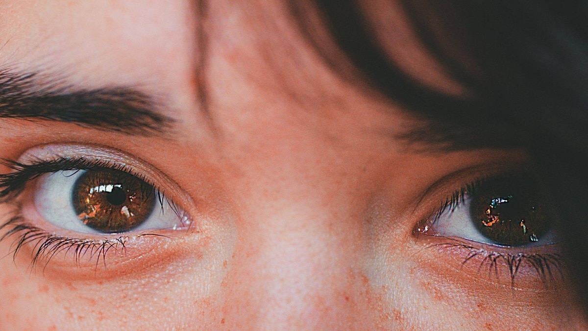 Quand les yeux parlent : ce que révèle vraiment un regard intense sur vos émotions selon la psychologie